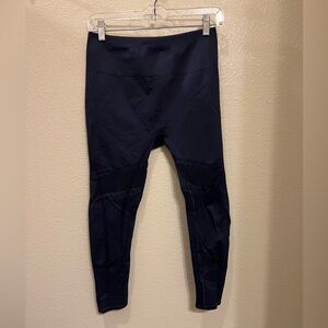 Fabletics Laser Cut Out Seamless Leggings, Size Large